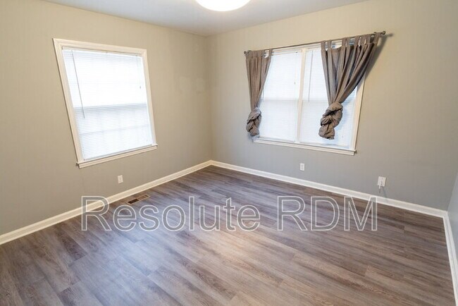 Building Photo - 1128 Sterling St