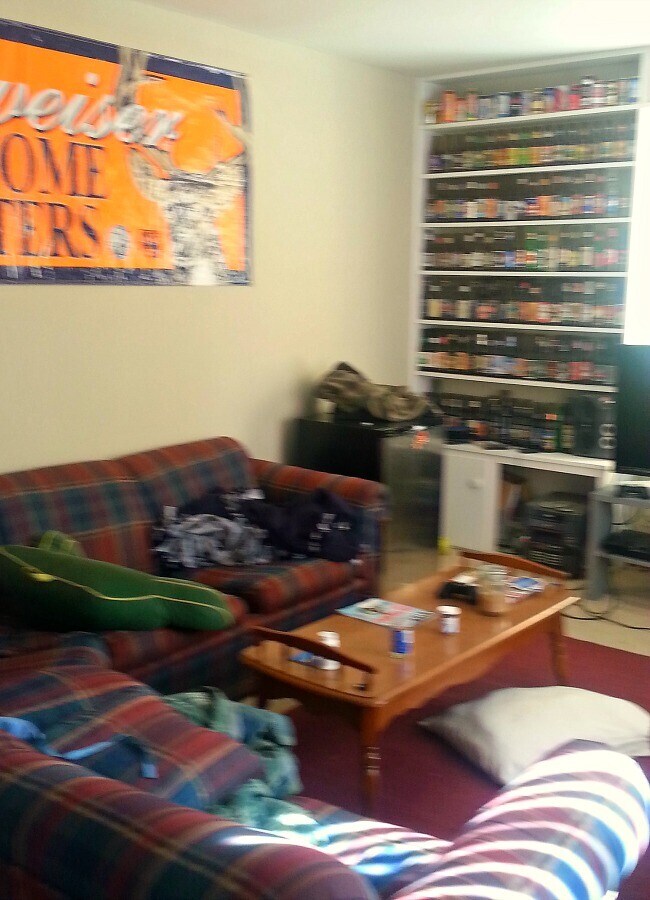 Building Photo - 810 S Prairie St