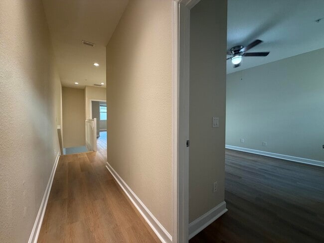 Building Photo - 9491 SW Merlin Ct