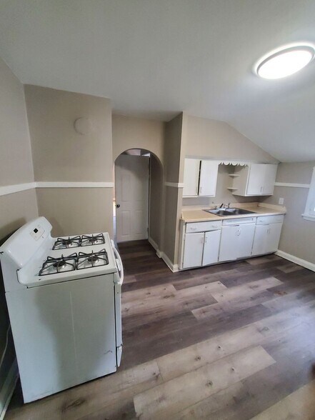 Primary Photo - 2524 N Hubbard St