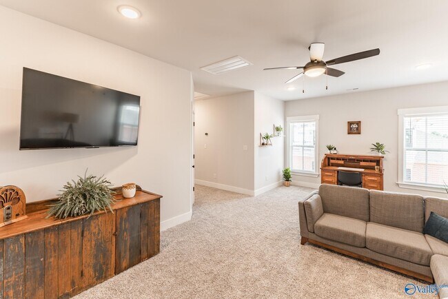 Building Photo - 324 Hay Rake Dr