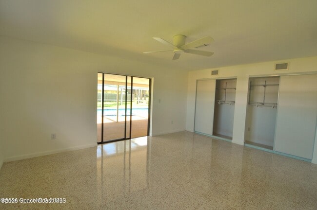 Building Photo - 501 N Palm Ave