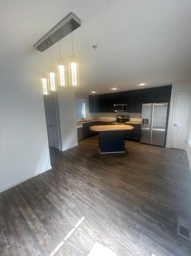 Building Photo - 519 Twinleaf Dr