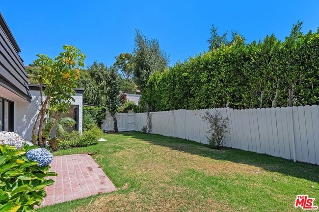 Building Photo - 17157 Avenida De Santa Ynez
