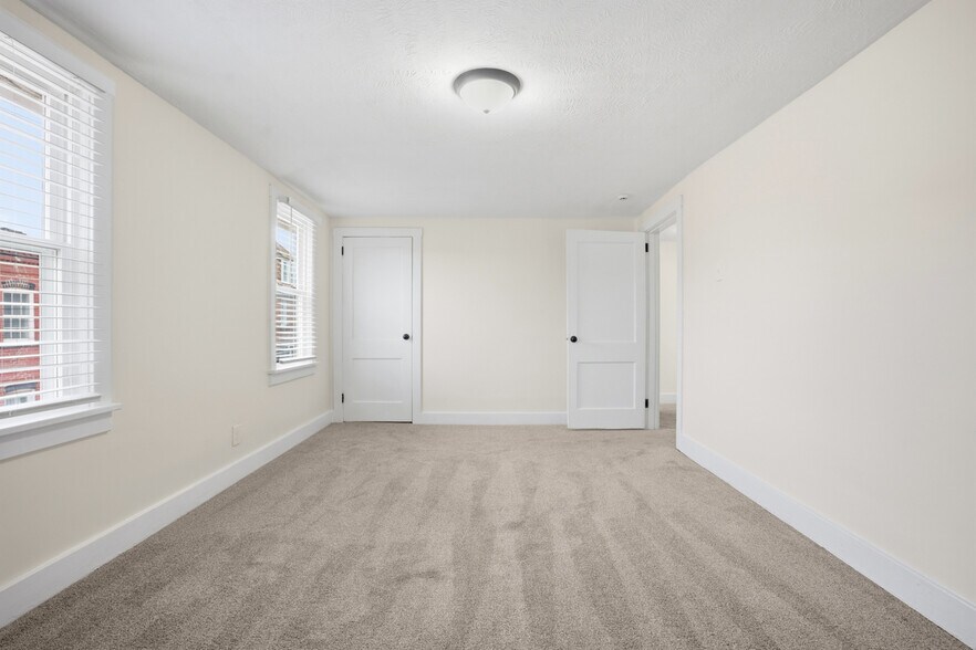 Building Photo - 437 5th St