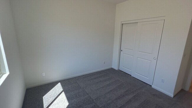 Building Photo - 21469 Thomas Ct