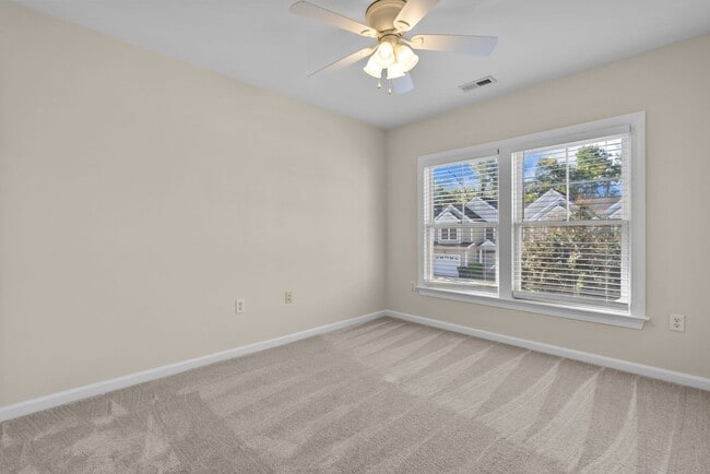 Building Photo - Norfolk Condo!