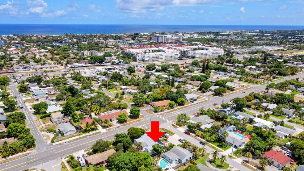 Building Photo - 103 SW 10th Ave