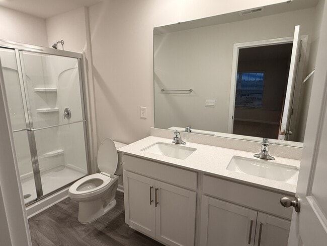 Building Photo - 3200 Tatlock Wy