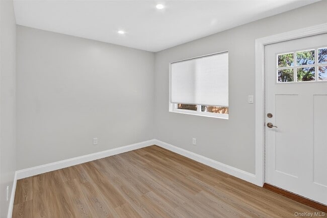 Building Photo - 62 Manor Pl