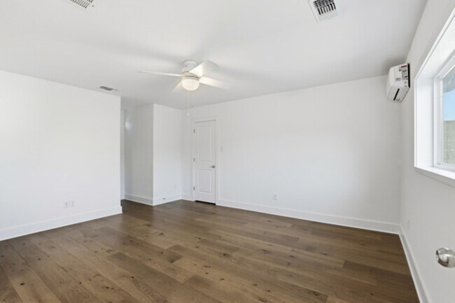 Building Photo - 2825 Townsend Dr