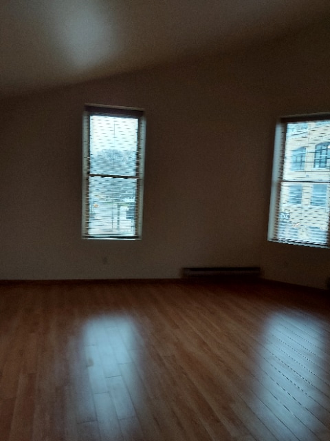 Cathedral ceiling living room - 1831 Parmenter St