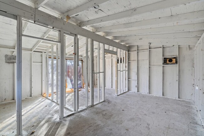 Building Photo - 6814 E Koralee St