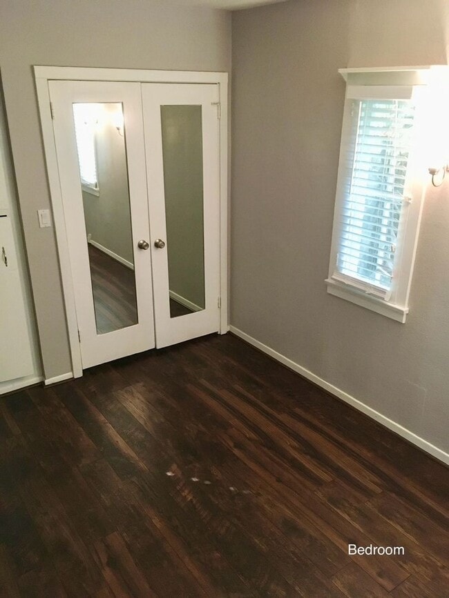 Building Photo - Quintessential Ventura 1 bed rear unit with LARGE, PRIVATE, BEAUTIFUL OUTDOOR LIVING AREA