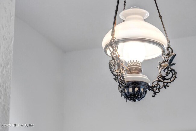 Building Photo - 23 Mulberry St