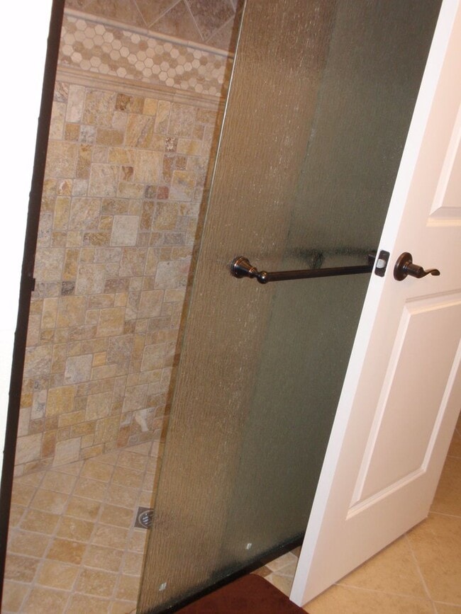 Building Photo - Winter rental with heated pool