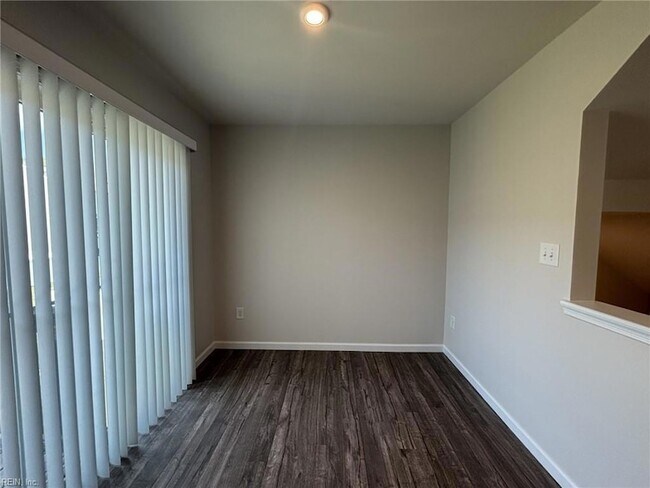 Building Photo - 2027 Petersen Way