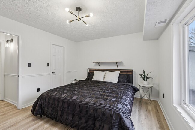 Building Photo - 2209 Hunters Run Dr