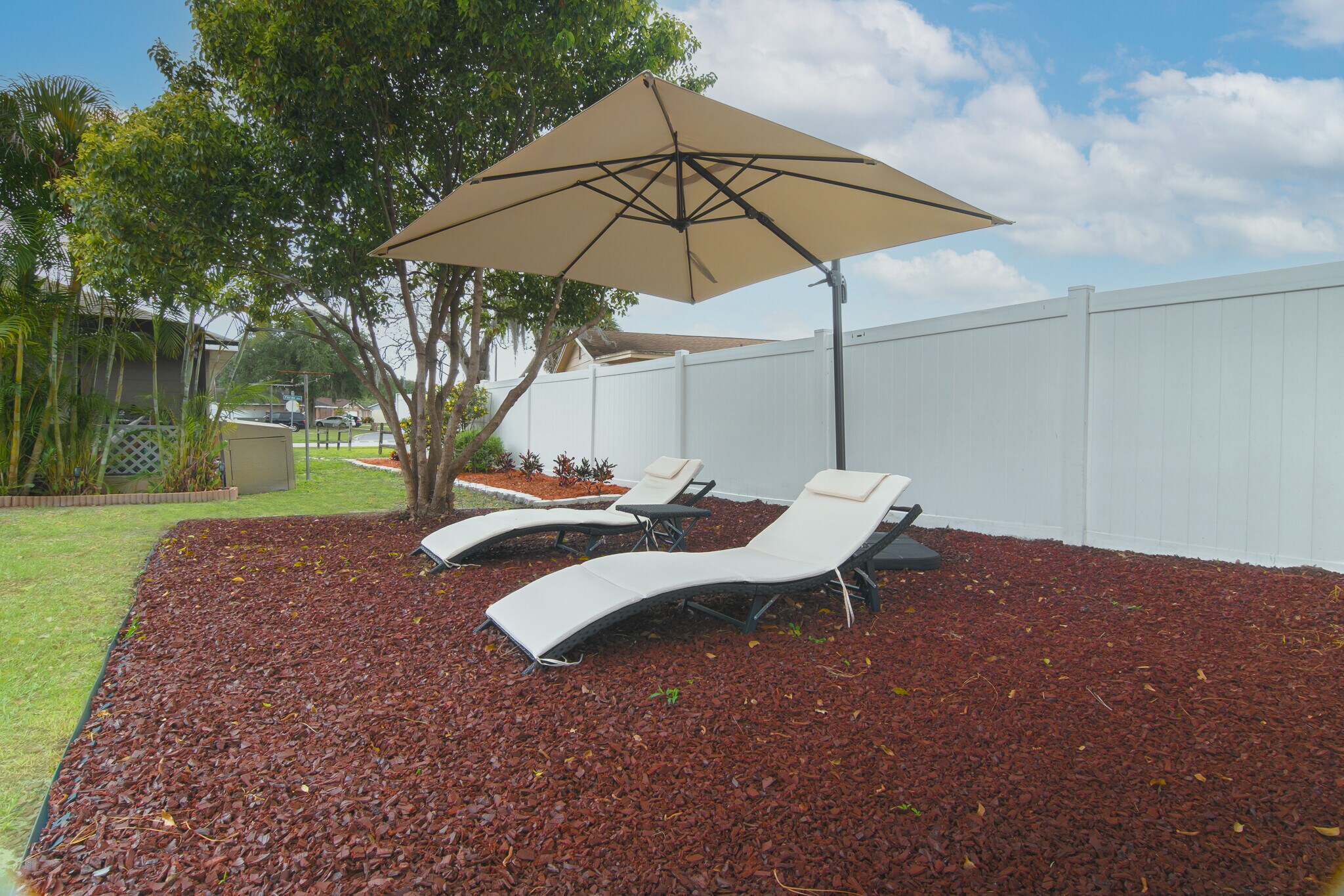 Building Photo - 888 Florida Pky