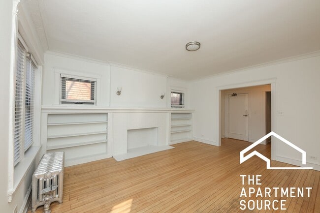 Building Photo - 929 Michigan Ave