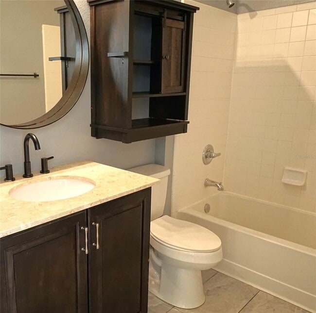 Building Photo - 18425 Bridle Club Dr