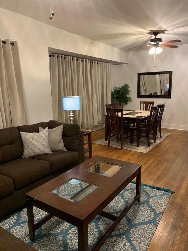 Building Photo - Move In Special!!!  1st Month FREE if you move in Before Christmas