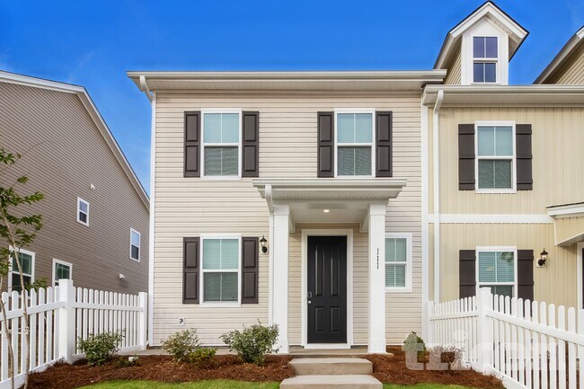 Building Photo - 810 Simpson Farm Rd