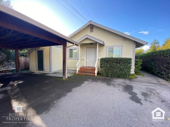 Building Photo - PRICE REDUCTION! 2BD/1BA Duplex In Downtown Sonoma!