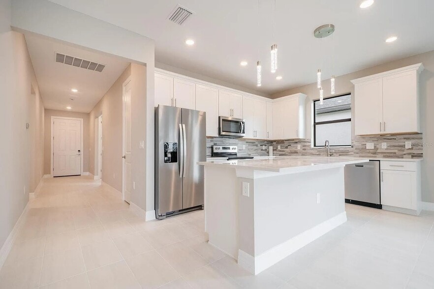 Building Photo - 2175 Darley Oak Way