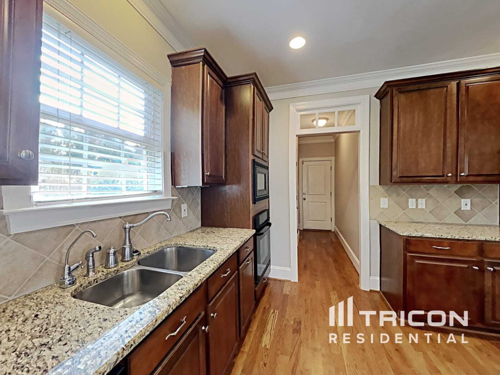 Building Photo - 806 Natural Springs Ct
