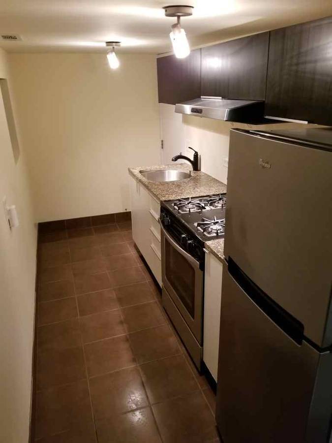 Kitchen area - 1646 N Western Ave