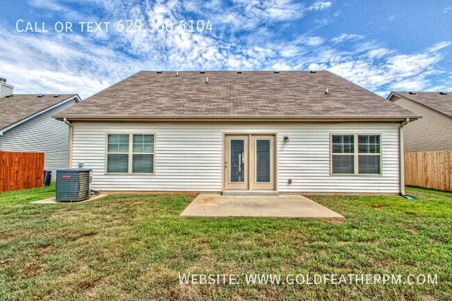Building Photo - 3353 Tourmaline Dr