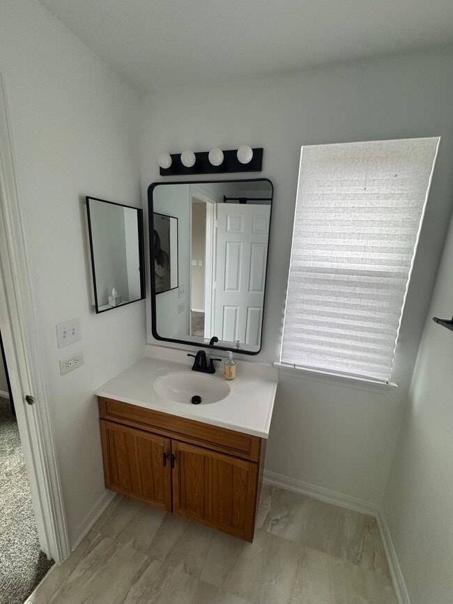 Master Bathroom - 350 Wethington Dr