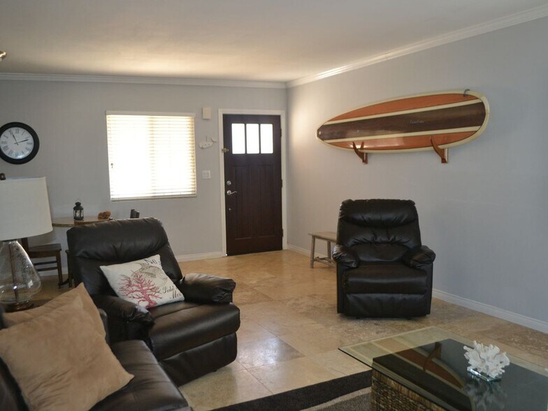 Building Photo - 676 Seacoast Dr