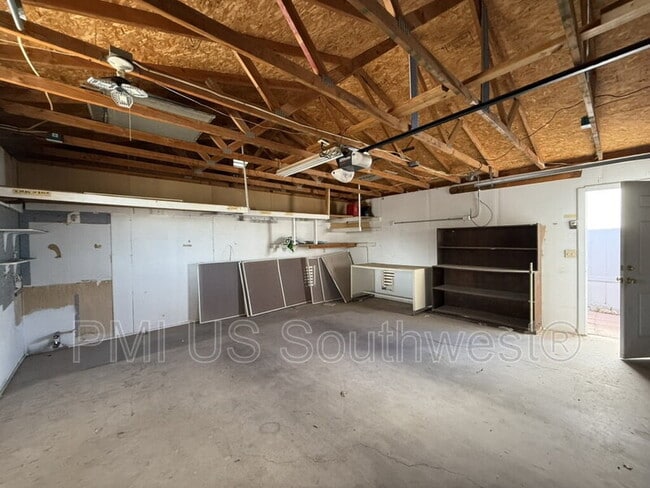 Building Photo - 4453 Calle del Media