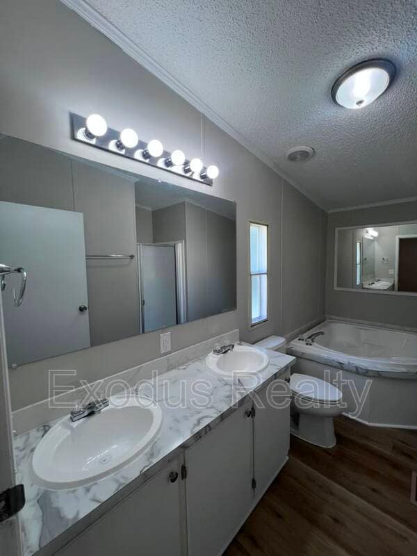 Building Photo - 771 Deer View