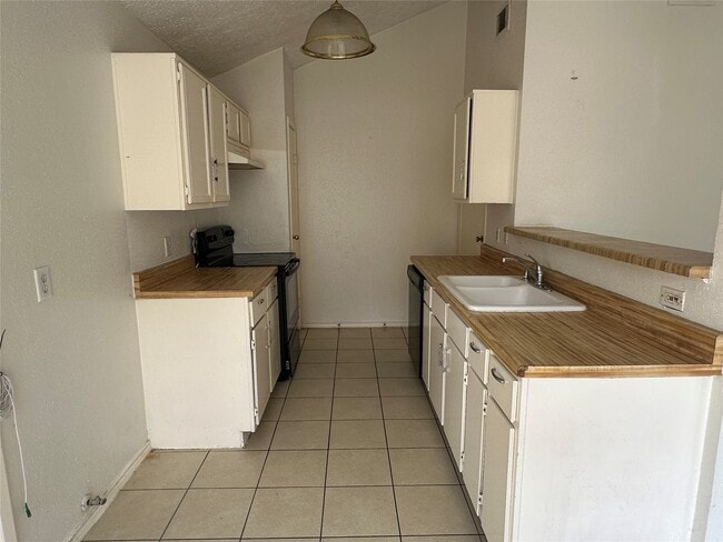 Building Photo - 6939 Greenyard Dr