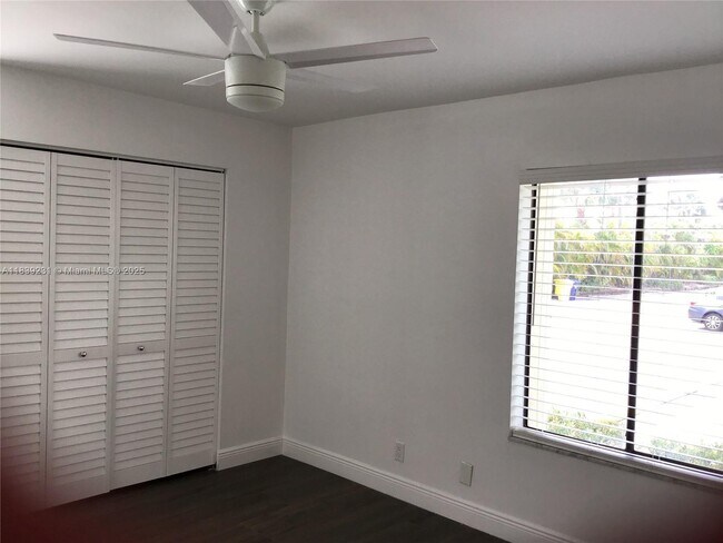 Building Photo - 150 Pineview Rd