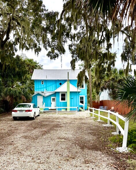 Building Photo - 313 Faulkner St