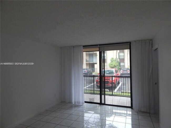 Building Photo - 14301 N Kendall Dr