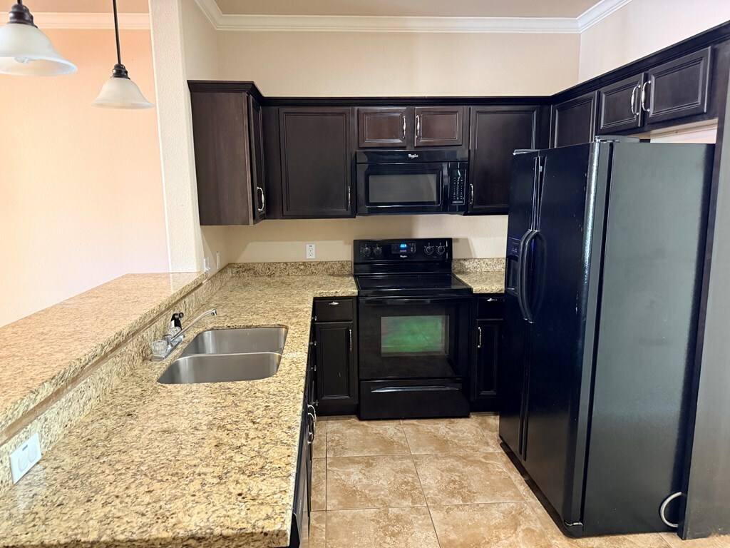 Building Photo - 7212 Barksdale Ln