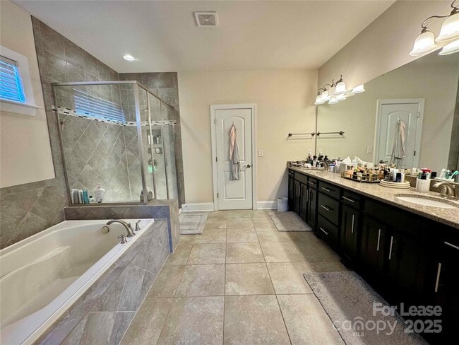 Building Photo - 1109 Gray Oak Ln