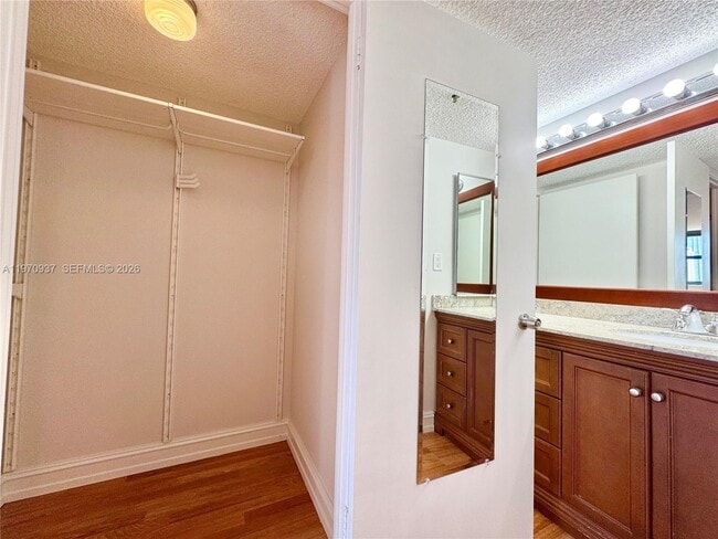 Building Photo - 210 174th St