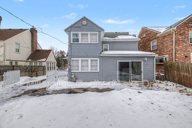 Building Photo - 52 E Iroquois Rd