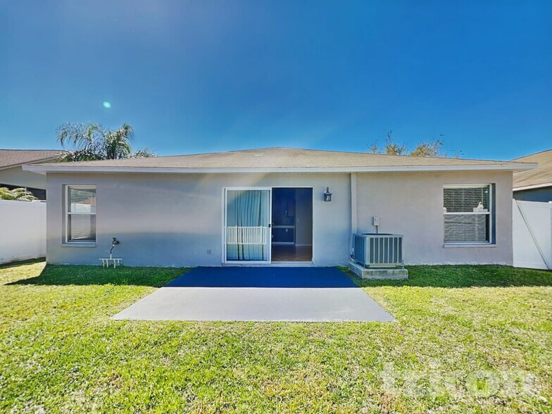 Building Photo - 30843 Birdhouse Dr