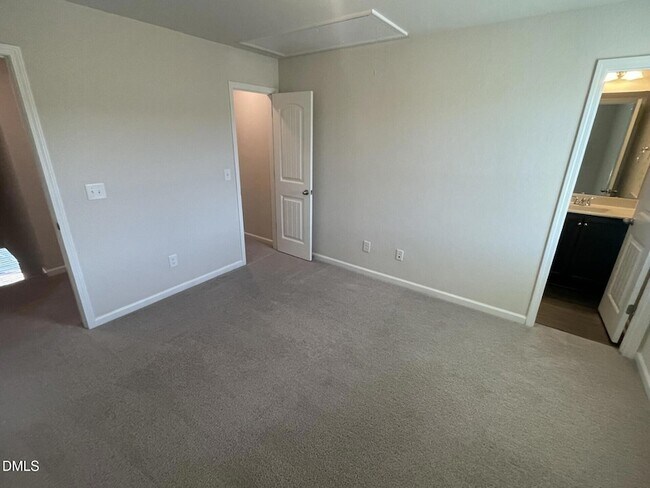 Building Photo - 2057 Wiggins Village Dr