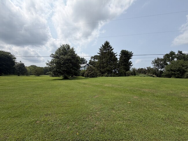 Building Photo - 152 Lindecamp ln