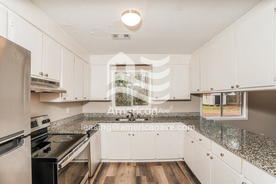 Building Photo - 608 Clemson Dr