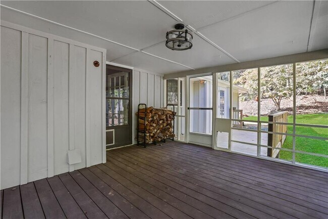 Building Photo - 4684 Ben Hill Dr