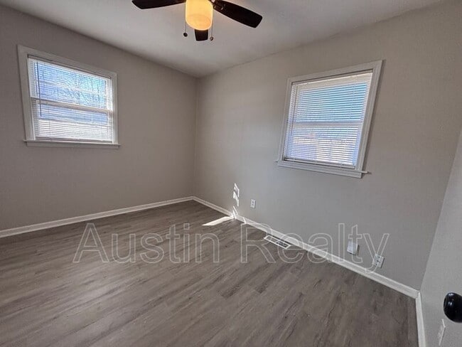 Building Photo - 26 Terry Dr